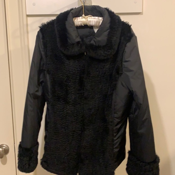 Black jacket with fur trim - Picture 1 of 6